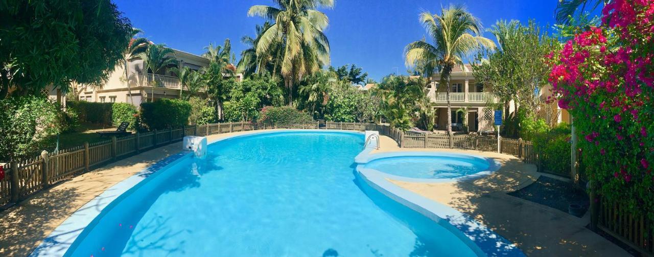 Beachfront Villa In A Beautiful And Secured Complex Flic-en-Flacq エクステリア 写真